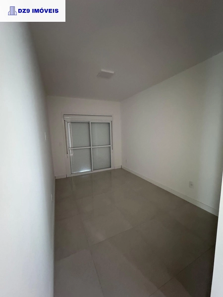 ENCANTADOR SOBRADO MOBILIADO COM PISCINA E CHURRASQUEIRA: 2ª foto da galeria de imagens do imóvel