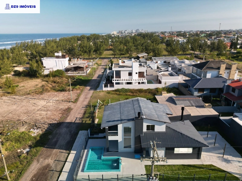MAGNÍFICA CASA DE ESQUINA COM PISCINA E VISTA PARA O MAR: 28ª foto da galeria de imagens do imóvel