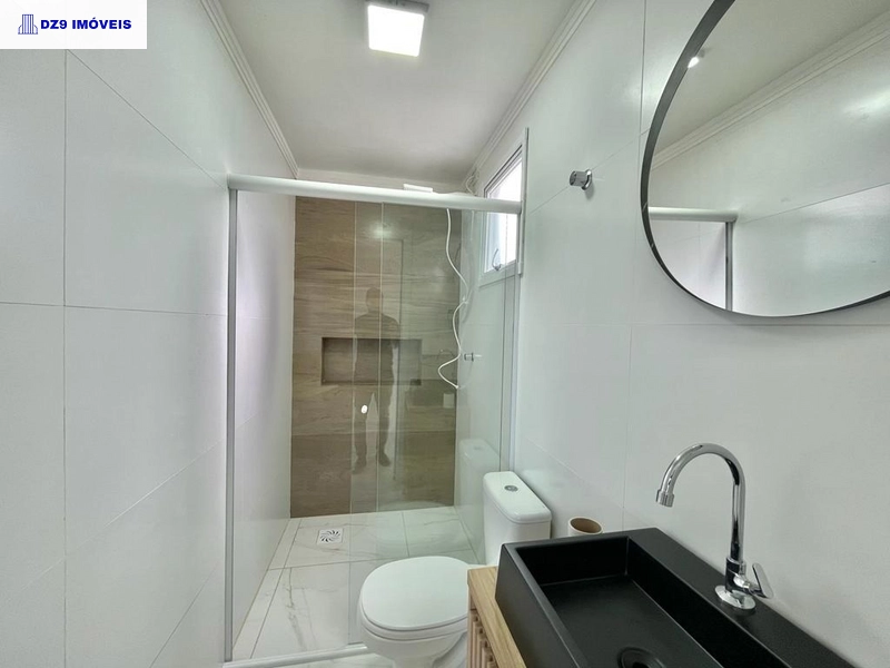 MAGNÍFICA CASA DE ESQUINA COM PISCINA E VISTA PARA O MAR: 8ª foto da galeria de imagens do imóvel