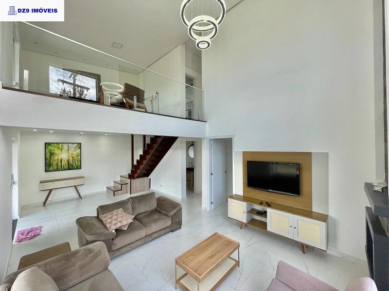MAGNÍFICA CASA DE ESQUINA COM PISCINA E VISTA PARA O MAR: 11ª foto da galeria de imagens do imóvel
