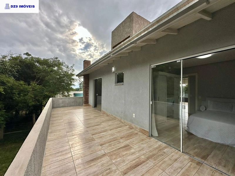 CHARMOSO SOBRADO COM PISCINA E VISTA DESLUMBRANTE NO PALMITAL: 10ª foto da galeria de imagens do imóvel