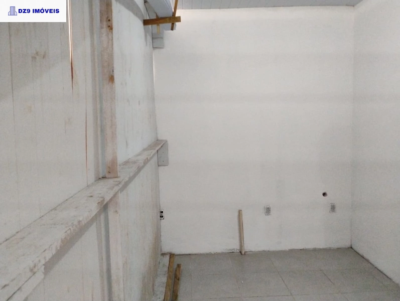 Sala comercial + 2 aptos de 1 dorm cada um.: 25ª foto da galeria de imagens do imóvel