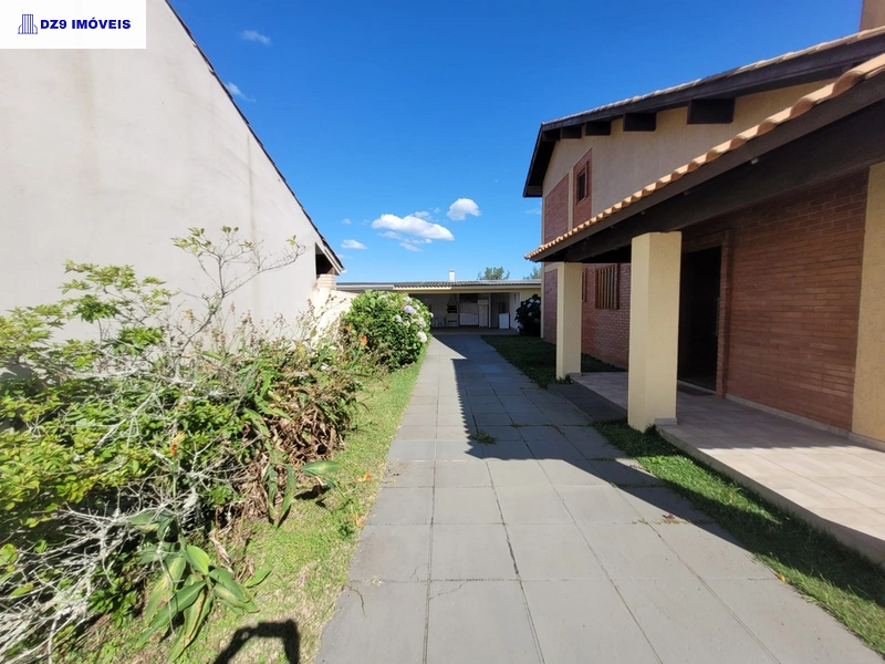 ENCANTADORA CASA ESTILO CHALÉ NA ZONA NOVA: 9ª foto da galeria de imagens do imóvel