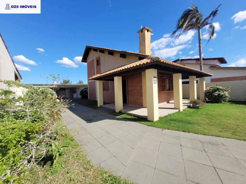 ENCANTADORA CASA ESTILO CHALÉ NA ZONA NOVA: 5ª foto da galeria de imagens do imóvel