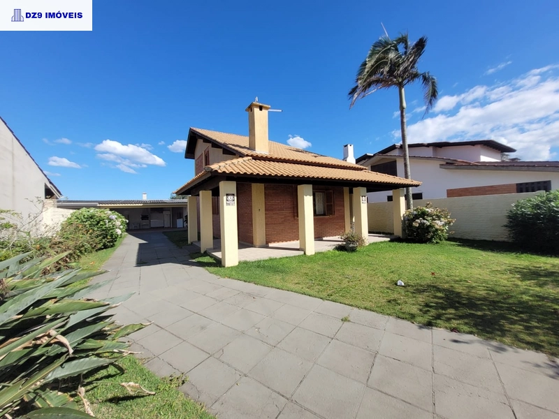 ENCANTADORA CASA ESTILO CHALÉ NA ZONA NOVA: 1ª foto da galeria de imagens do imóvel