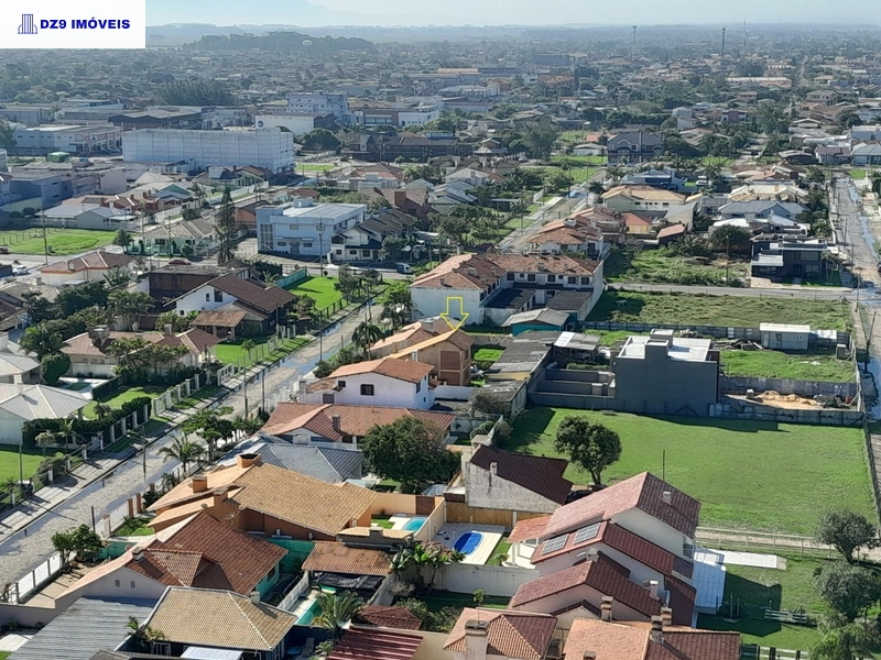 ENCANTADORA CASA ESTILO CHALÉ NA ZONA NOVA: 2ª foto da galeria de imagens do imóvel
