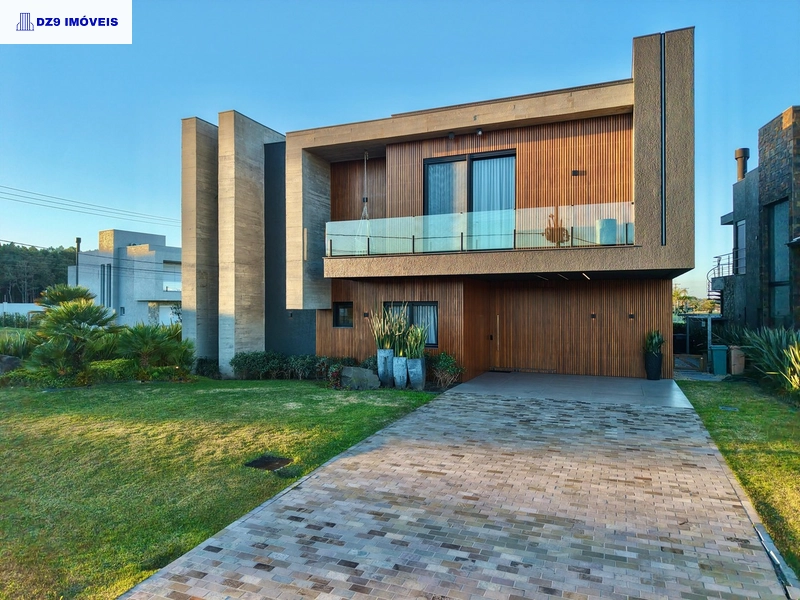 Casa alto padrão, 5 suítes, vista lago, piscina e automação total: 1ª foto da galeria de imagens do imóvel