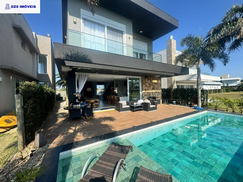 Sobrado no Capão Ilhas com 4 suítes, piscina aquecida e luxo: 1ª foto da galeria de imagens do imóvel