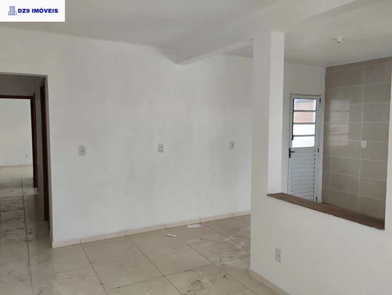 CASA GEMINADA A VENDA EM CAPÃO NOVO: 4ª foto da galeria de imagens do imóvel