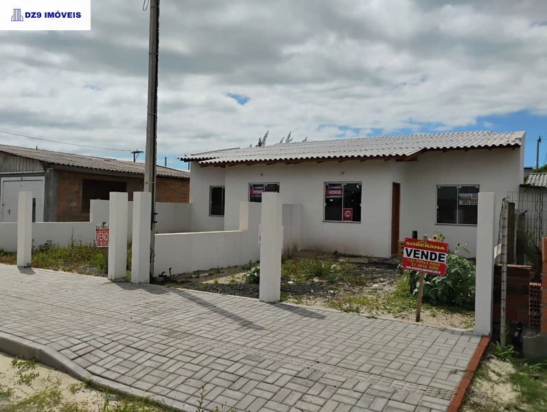 CASA GEMINADA A VENDA EM CAPÃO NOVO: 3ª foto da galeria de imagens do imóvel