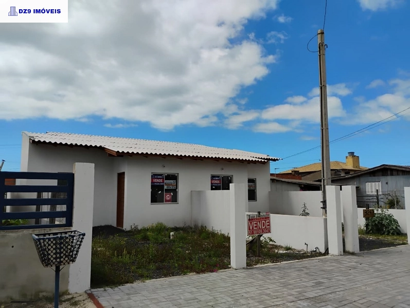 CASA GEMINADA A VENDA EM CAPÃO NOVO: 2ª foto da galeria de imagens do imóvel