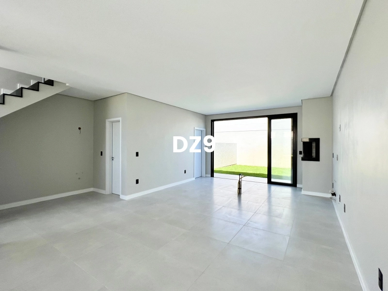 CASA COM 2 DORMITORIOS, SENDO 1 SUITE BEM LOCALIZADO!: 8ª foto da galeria de imagens do imóvel
