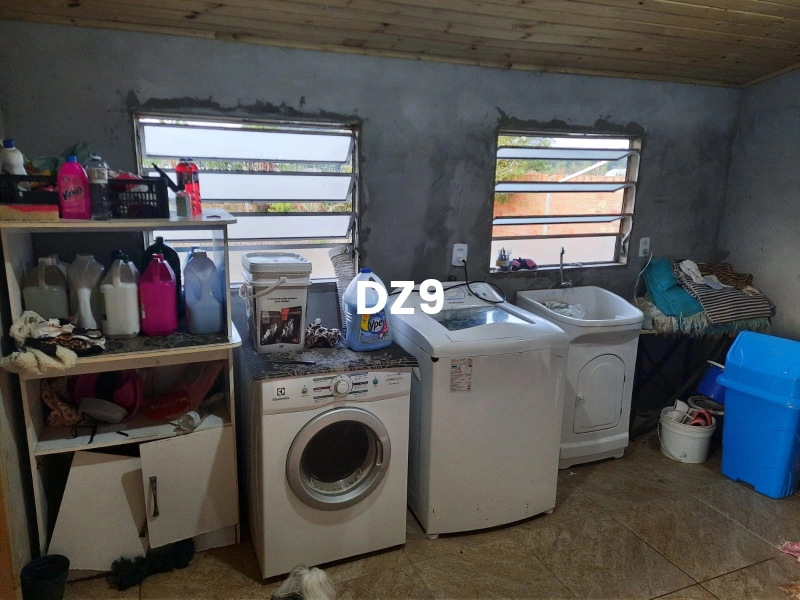 CASA COM 2 DORMITORIOS, SENDO 1 SUITE BEM LOCALIZADA!: 4ª foto da galeria de imagens do imóvel