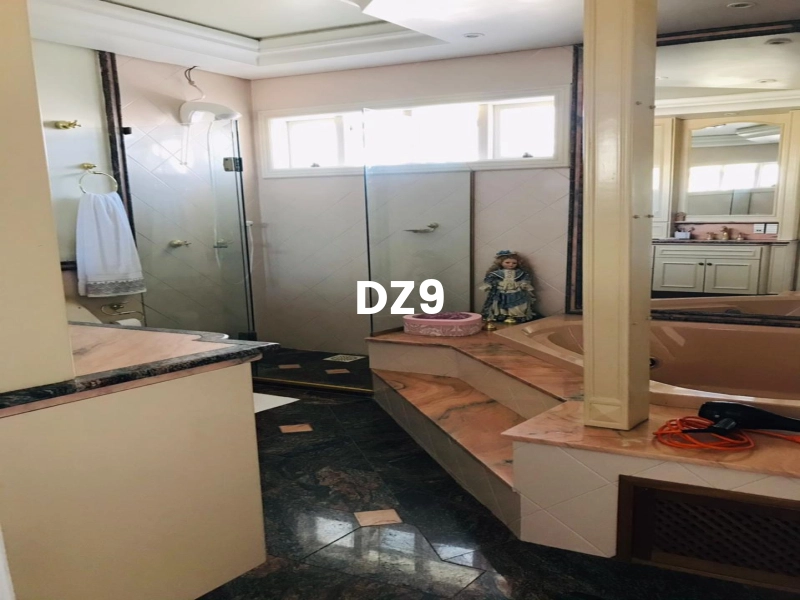 CASA DE LUXO ÚNICA DE ESQUINA: 6ª foto da galeria de imagens do imóvel