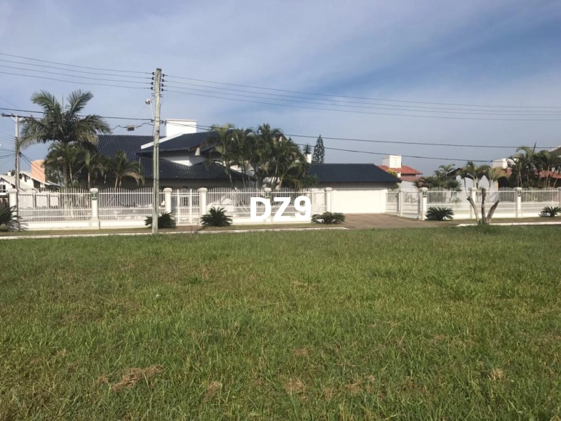 CASA DE LUXO ÚNICA DE ESQUINA: 14ª foto da galeria de imagens do imóvel