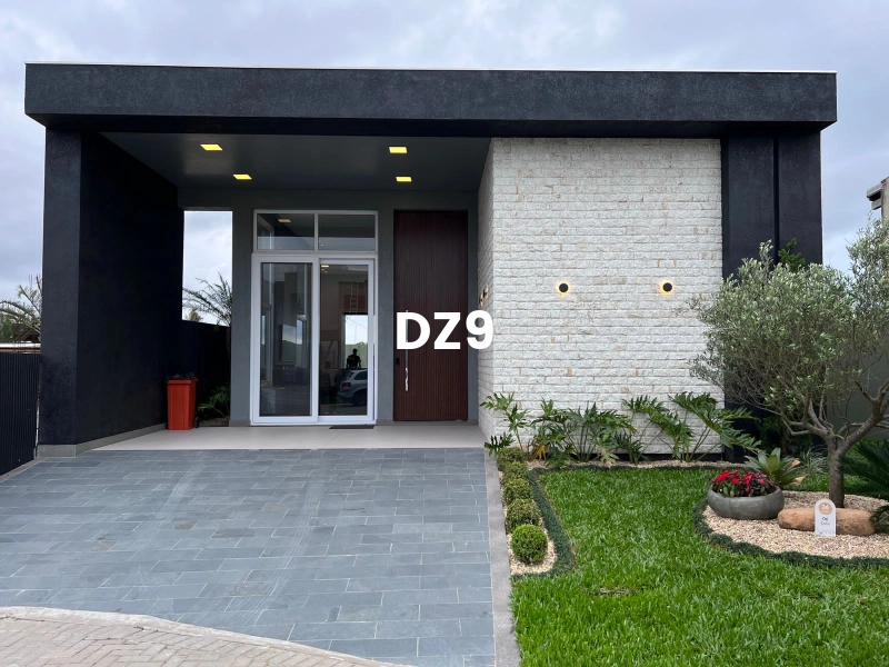 CASA COM 4 SUÍTES, MOBILIADO: 2ª foto da galeria de imagens do imóvel