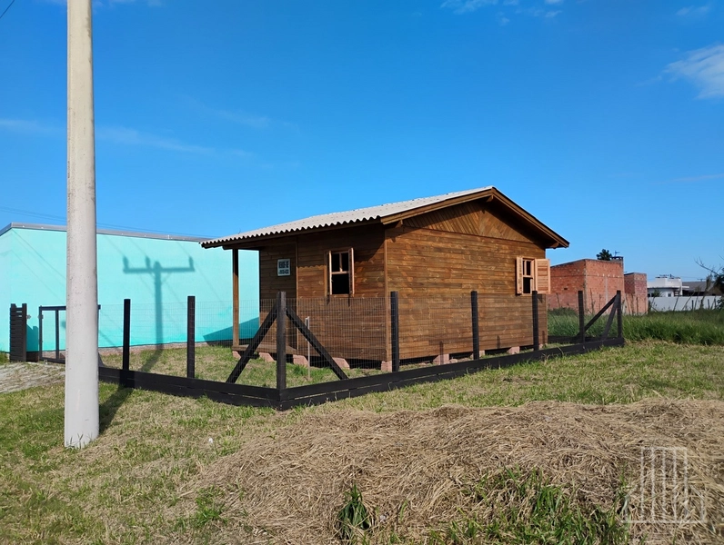 CASA DE MADEIRA ÓTIMA OPORTUNIDADE! NÃO ACEITA FINANCIAMENTO BANCÁRIO: 3ª foto da galeria de imagens do imóvel