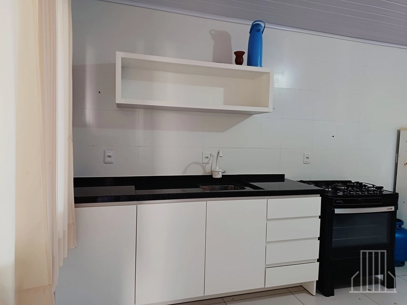 APARTAMENTO DE 2 DORMITÓRIOS PARA ALUGUEL ANUAL EM CAPÃO NOVO!: 2ª foto da galeria de imagens do imóvel