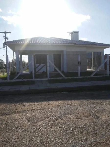 CASA COM 2 DORMITÓRIOS, SENDO 1 SUÍTE!: 1ª foto da galeria de imagens do imóvel