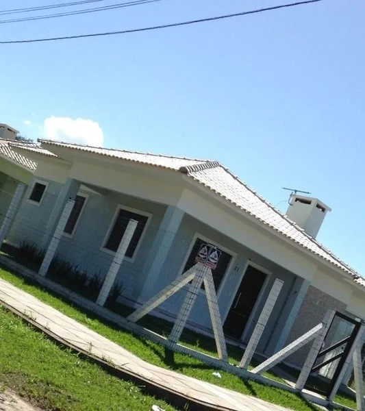 CASA COM 2 DORMITÓRIOS, SENDO 1 SUÍTE!: 3ª foto da galeria de imagens do imóvel