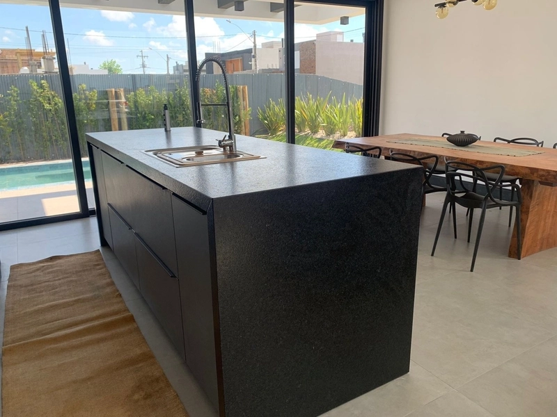 BELO SOBRADO NO BLUE: 6ª foto da galeria de imagens do imóvel