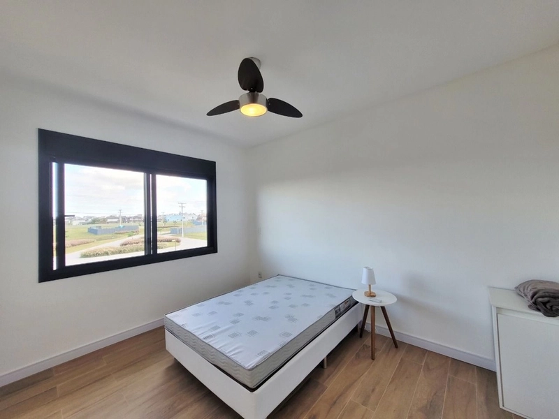 BELISSIMA CASA EM CONDOMINIO FECHADO: 2ª foto da galeria de imagens do imóvel