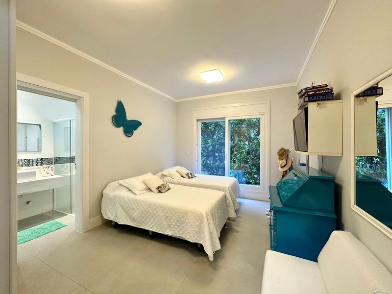 CASA COM  5 SUÍTES EM CONDOMÍNIO FECHADO: 34ª foto da galeria de imagens do imóvel