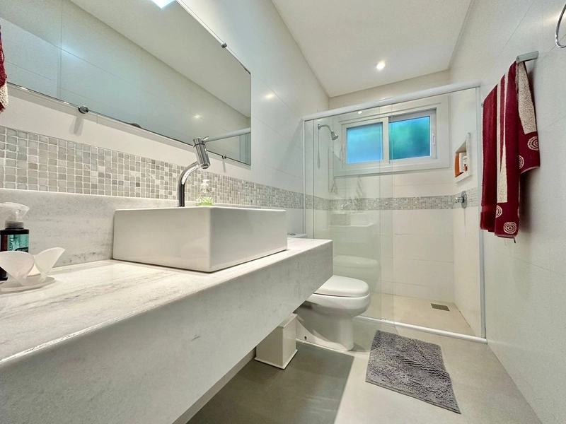 CASA COM  5 SUÍTES EM CONDOMÍNIO FECHADO: 37ª foto da galeria de imagens do imóvel