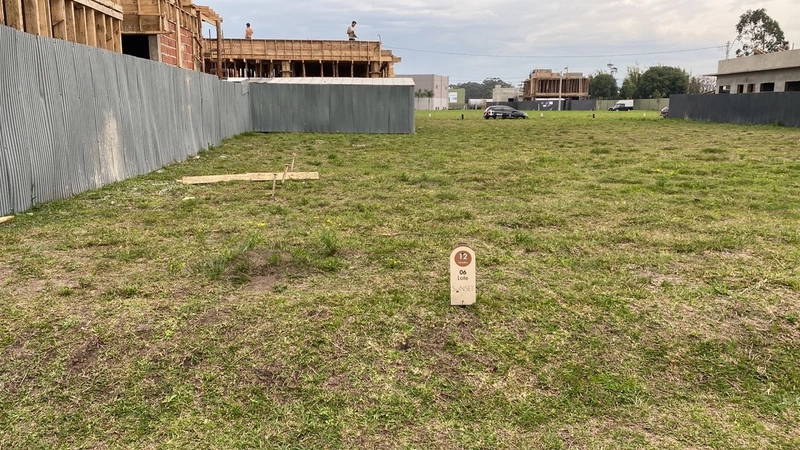 TERRENO COM UMA OTIMA LOCALIZAÇÃO.: 3ª foto da galeria de imagens do imóvel