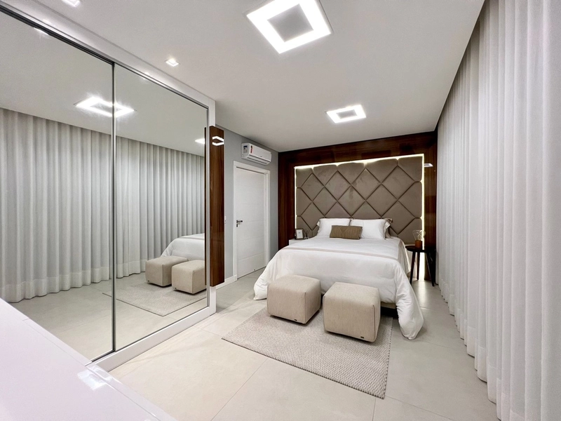 MANSÃO À BEIRA LAGO: 37ª foto da galeria de imagens do imóvel