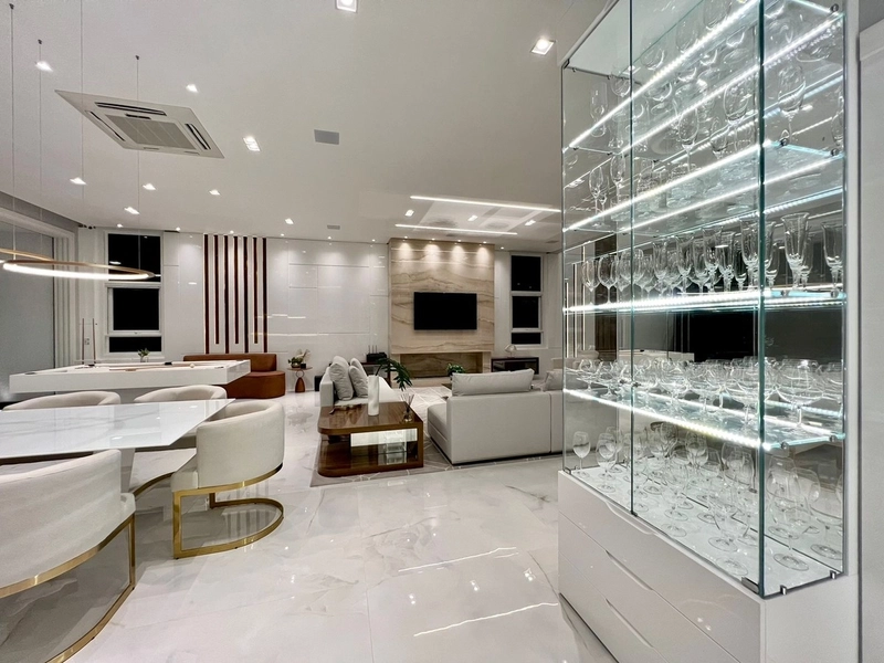 MANSÃO À BEIRA LAGO: 19ª foto da galeria de imagens do imóvel