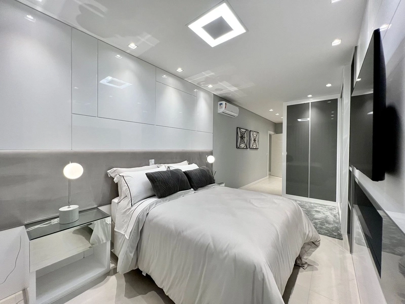 MANSÃO À BEIRA LAGO: 48ª foto da galeria de imagens do imóvel