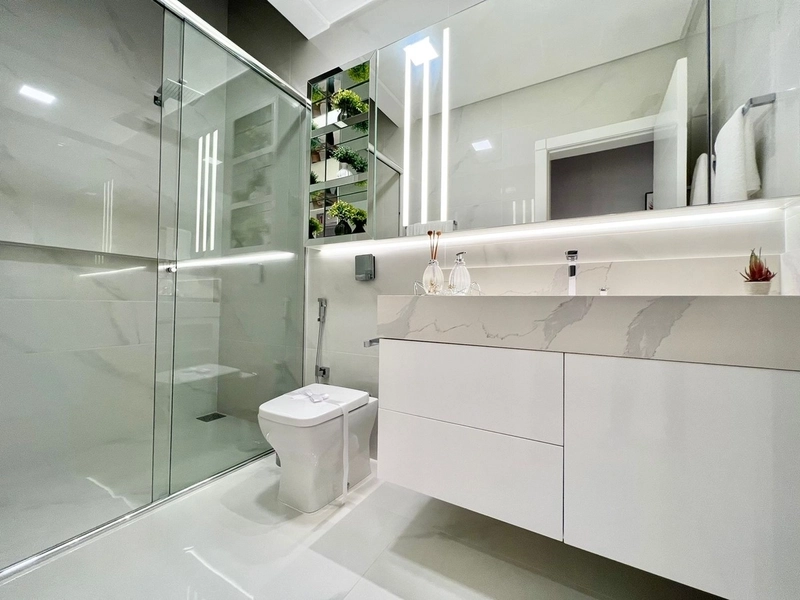 MANSÃO À BEIRA LAGO: 42ª foto da galeria de imagens do imóvel