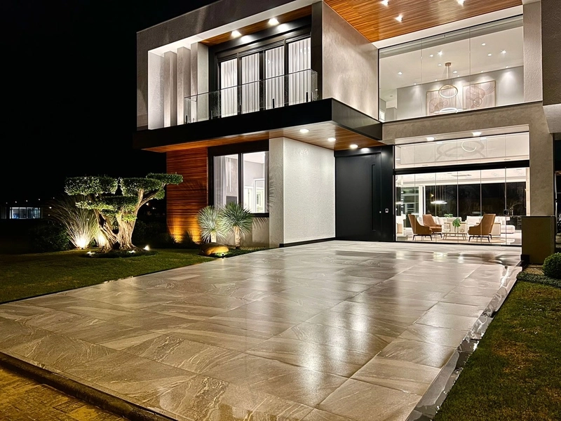 MANSÃO À BEIRA LAGO: 2ª foto da galeria de imagens do imóvel