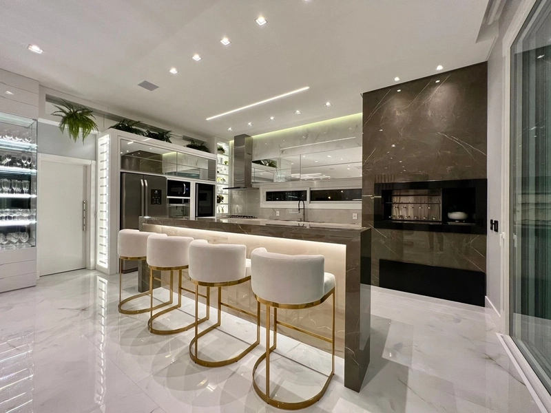 MANSÃO À BEIRA LAGO: 16ª foto da galeria de imagens do imóvel