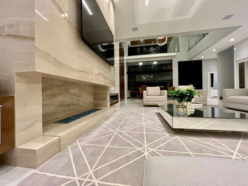 MANSÃO À BEIRA LAGO: 18ª foto da galeria de imagens do imóvel