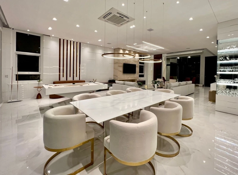 MANSÃO À BEIRA LAGO: 9ª foto da galeria de imagens do imóvel