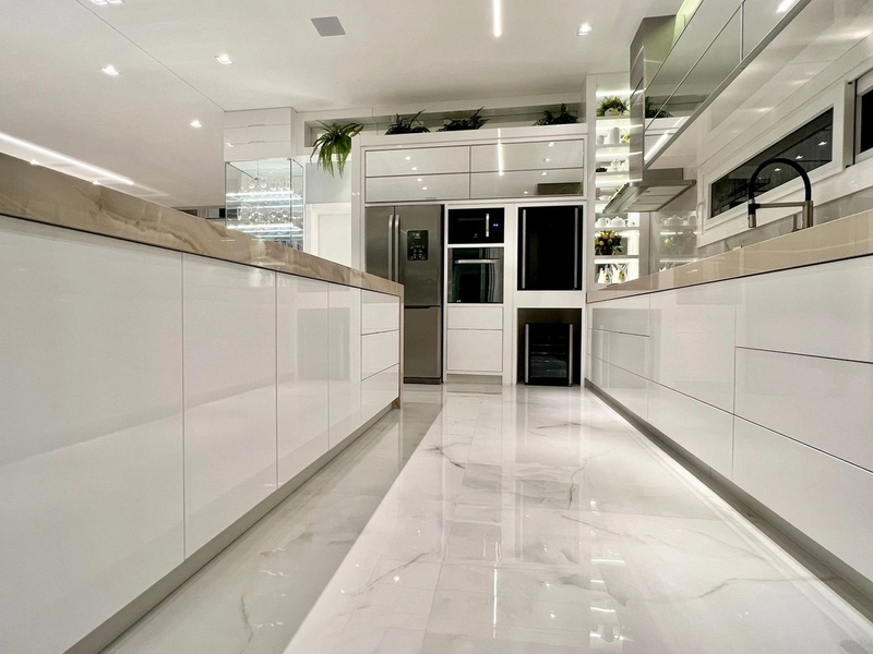 MANSÃO À BEIRA LAGO: 21ª foto da galeria de imagens do imóvel