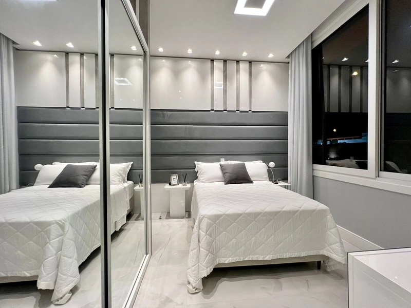 MANSÃO À BEIRA LAGO: 32ª foto da galeria de imagens do imóvel