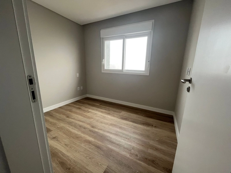 BELO APARTAMENTO COM VISTA PARA O MAR: 3ª foto da galeria de imagens do imóvel