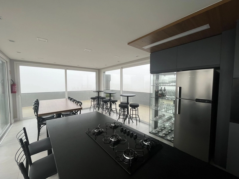 BELO APARTAMENTO COM VISTA PARA O MAR: 10ª foto da galeria de imagens do imóvel