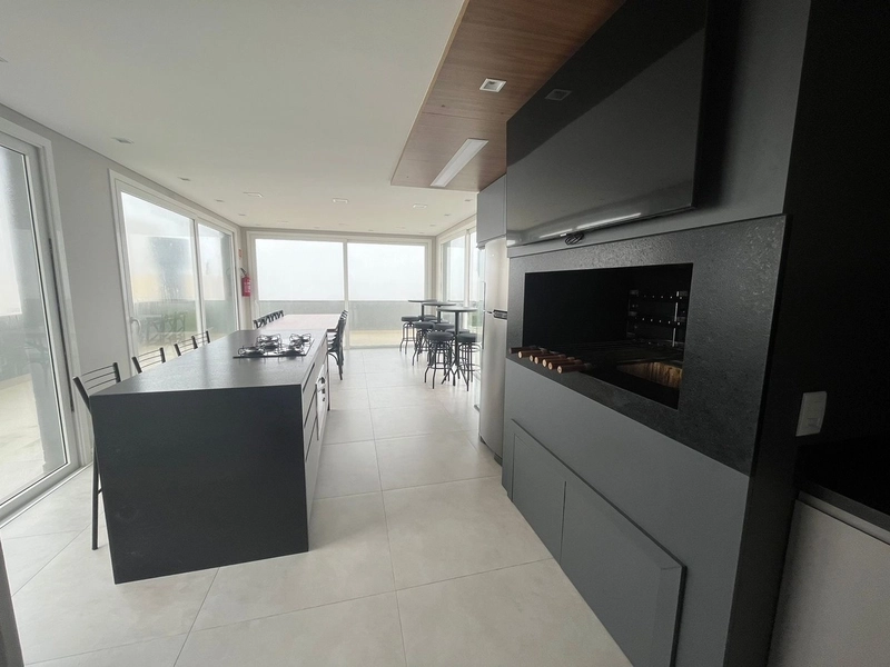 BELO APARTAMENTO COM VISTA PARA O MAR: 8ª foto da galeria de imagens do imóvel