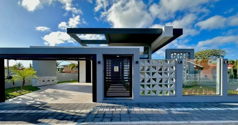 LINDA CASA EM ATLANTIDA