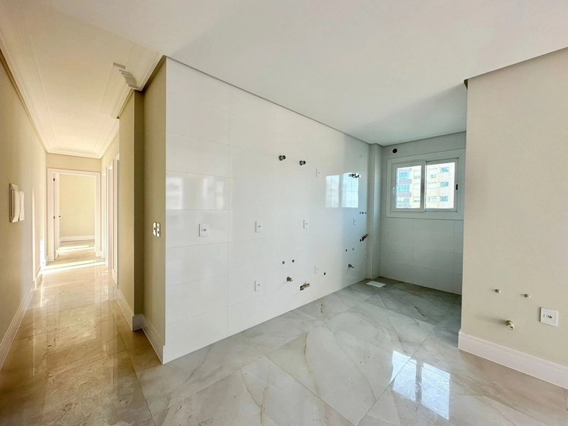 APARTAMENTO COM DESIGN NEOCLÁSSICO: 10ª foto da galeria de imagens do imóvel