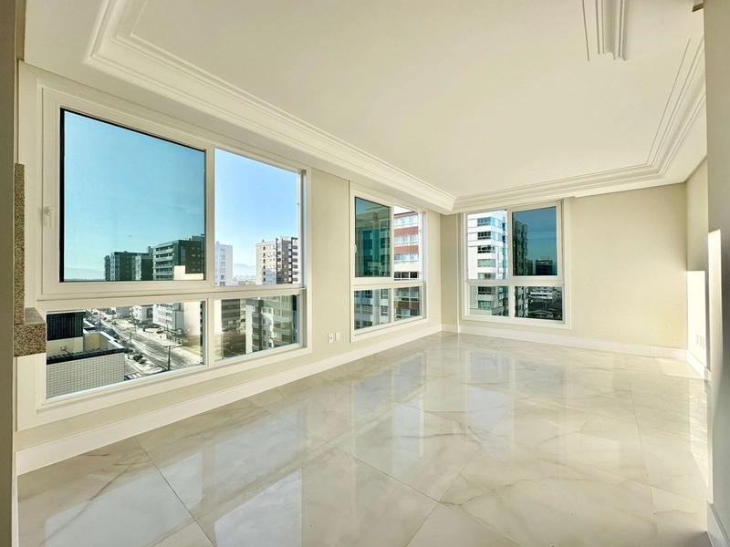 APARTAMENTO COM DESIGN NEOCLÁSSICO: 4ª foto da galeria de imagens do imóvel