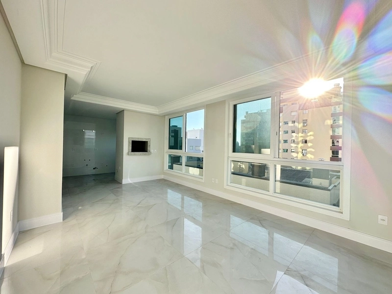 APARTAMENTO COM DESIGN NEOCLÁSSICO: 3ª foto da galeria de imagens do imóvel