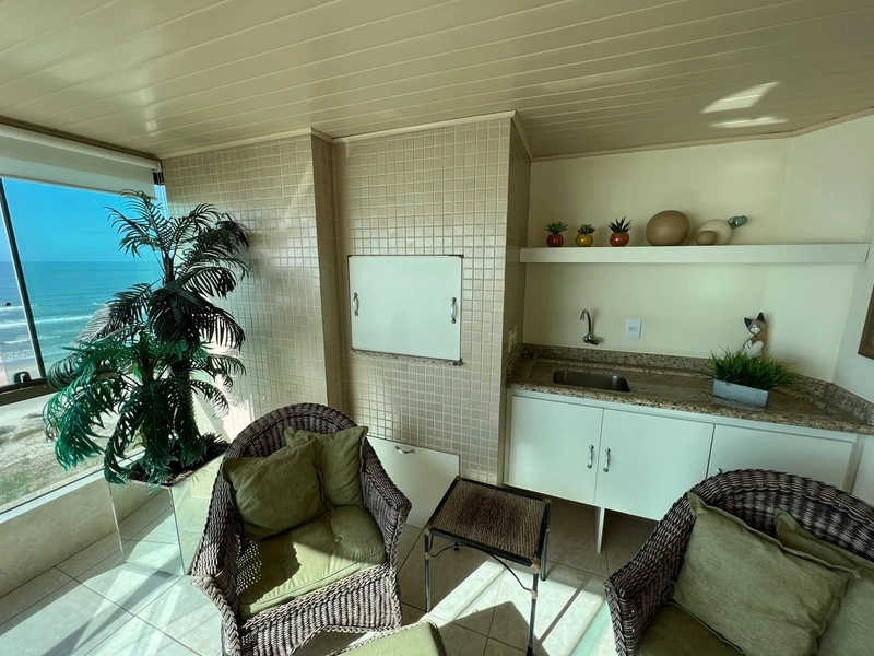 ÓTIMO APARTAMENTO COM VISTA PARA O MAR