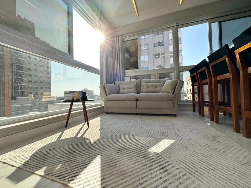 Apartamento de 2 suítes, finamente mobiliado, Z.N. Capão da Canoa: 2ª foto da galeria de imagens do imóvel
