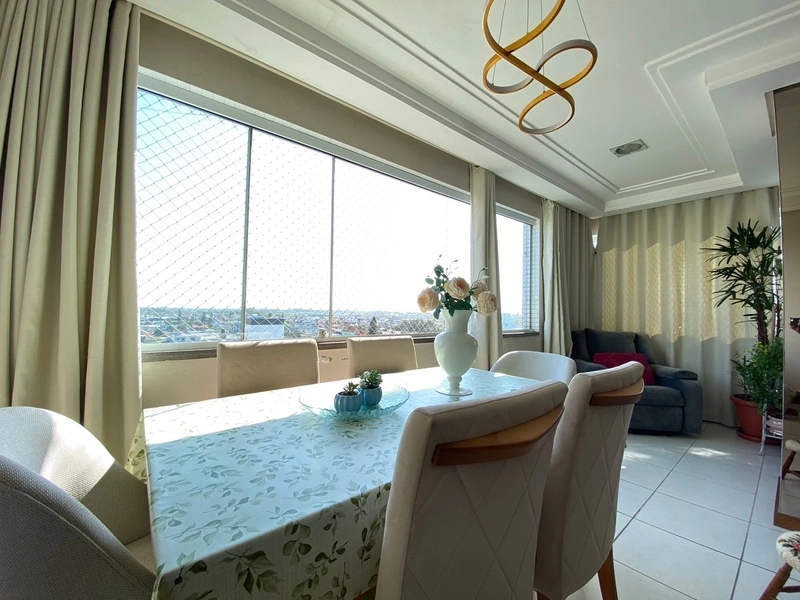 Amplo apartamento com linda vista!: 1ª foto da galeria de imagens do imóvel