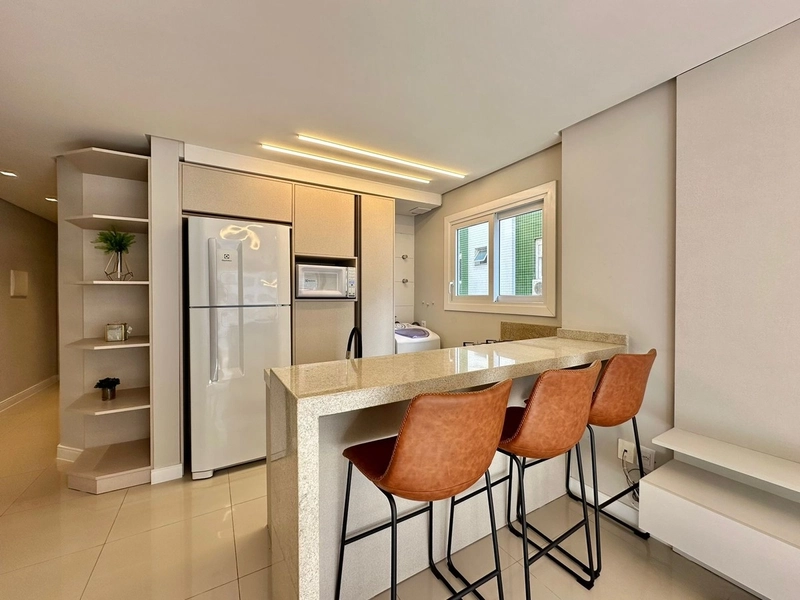 BELÍSSIMO APARTAMENTO FINAMENTE MOBILIADO E DECORADO: 6ª foto da galeria de imagens do imóvel